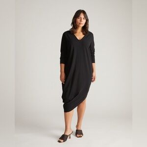 Universal Standard Iconic Long Sleeve V-Neck Geneva Dress Midi Minimalist (2/4)